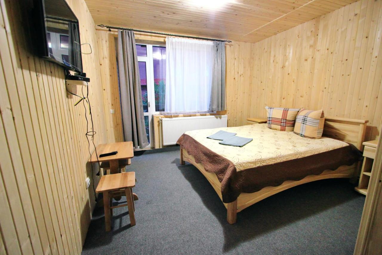 Hotel Novoe Shale Yablunytsya Exterior foto