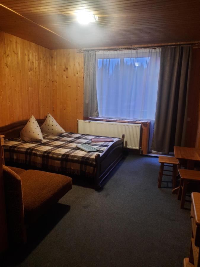 Hotel Novoe Shale Yablunytsya Exterior foto