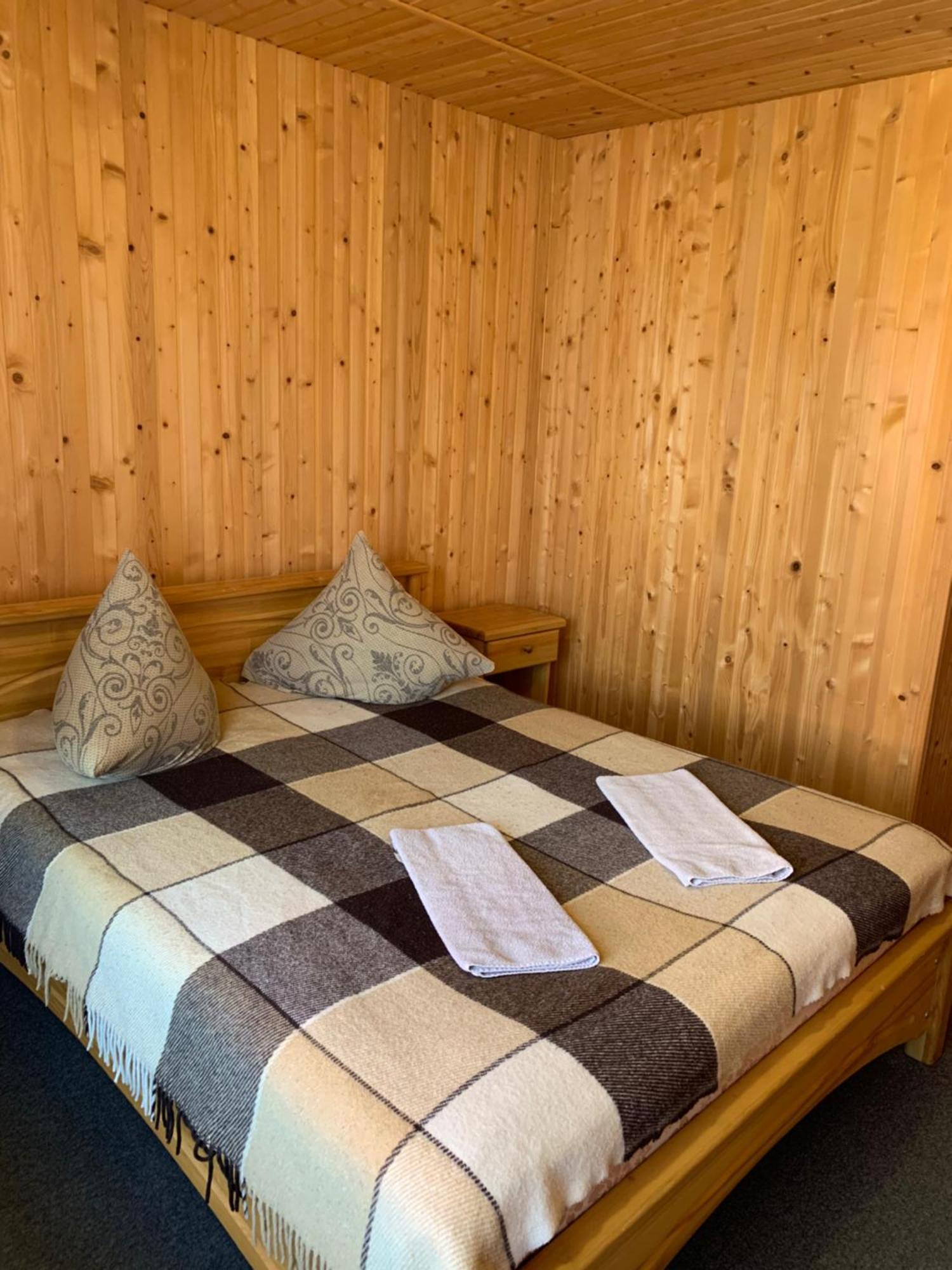 Hotel Novoe Shale Yablunytsya Exterior foto