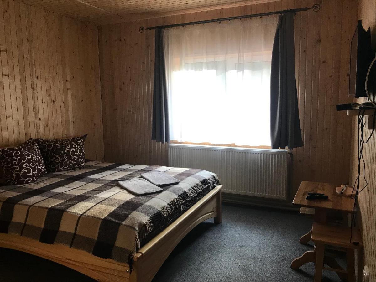 Hotel Novoe Shale Yablunytsya Exterior foto